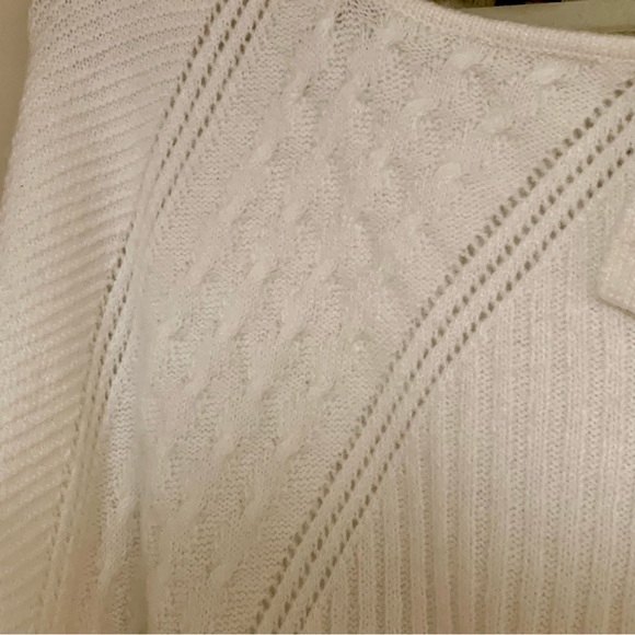 NWOT Off the Shoulder Sweater - Picture 6 of 9